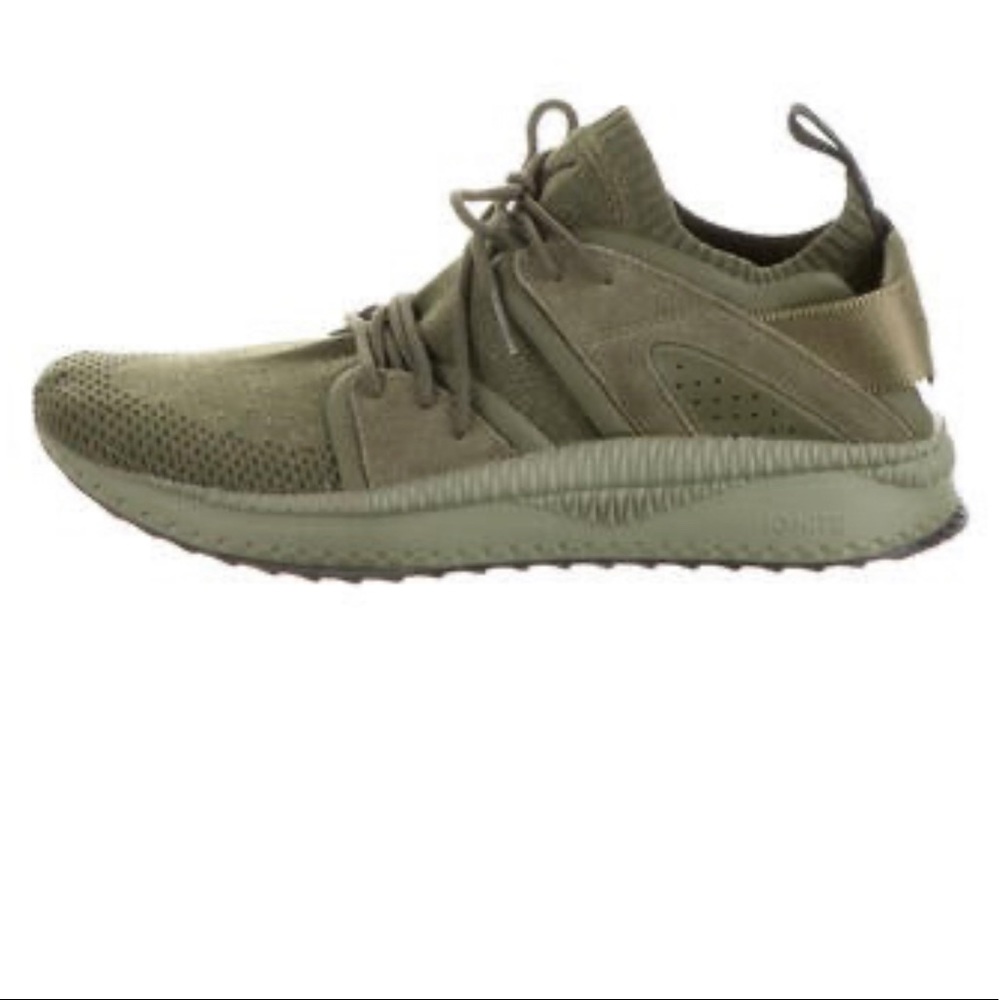 Puma Low Top Athletic Sneakers
•   Green
•   Rubber & Suede Trim
•   Round-Toes